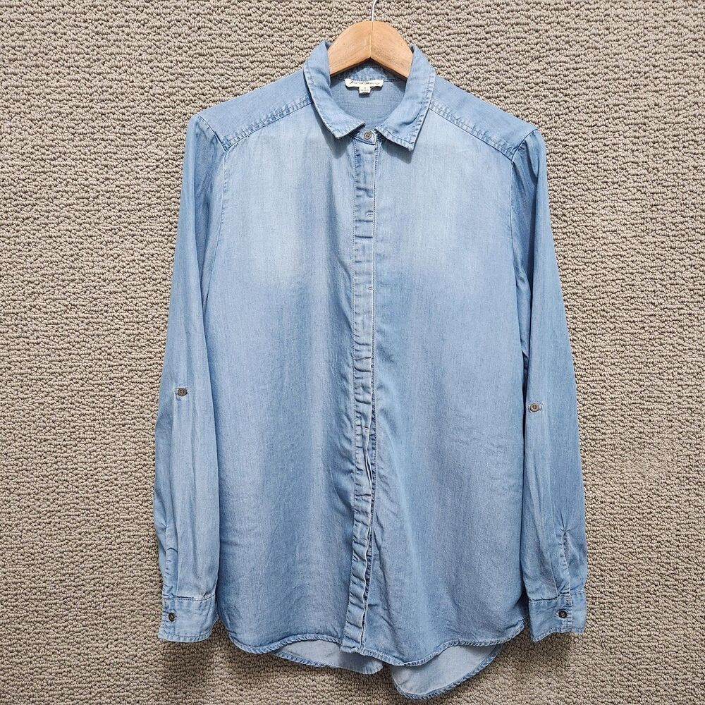 LOVE AND HARMONY Women’s Light Blue Chambray Button Shirt Size M